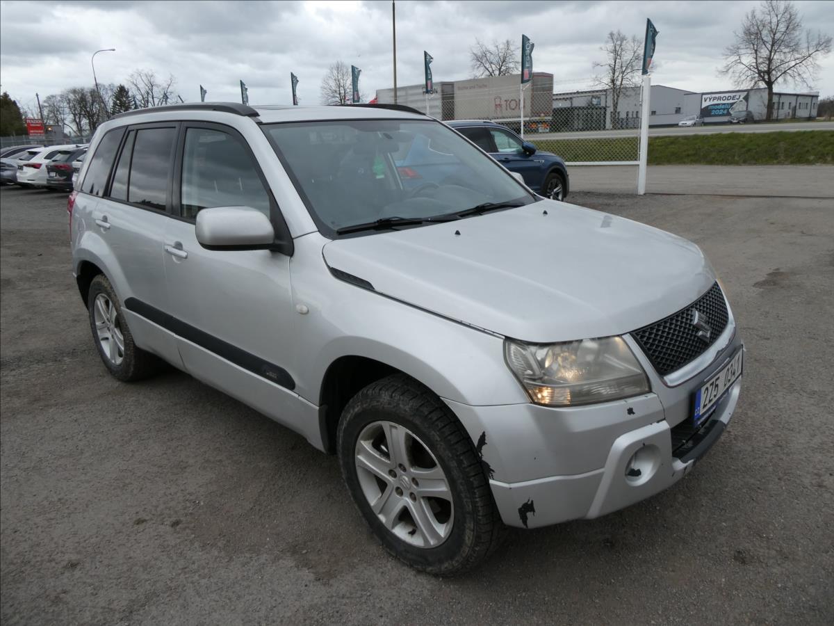 Suzuki Grand Vitara 2,0 i 4x4, digi. klima