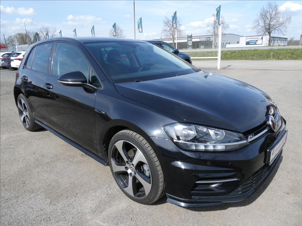 Volkswagen Golf 1,6 TDi 85kW R-LINE, 2x kola