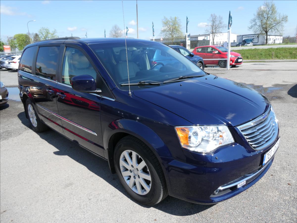 Chrysler Town & Country 3,6 L V6 LPG 7.mst,2 x pneu