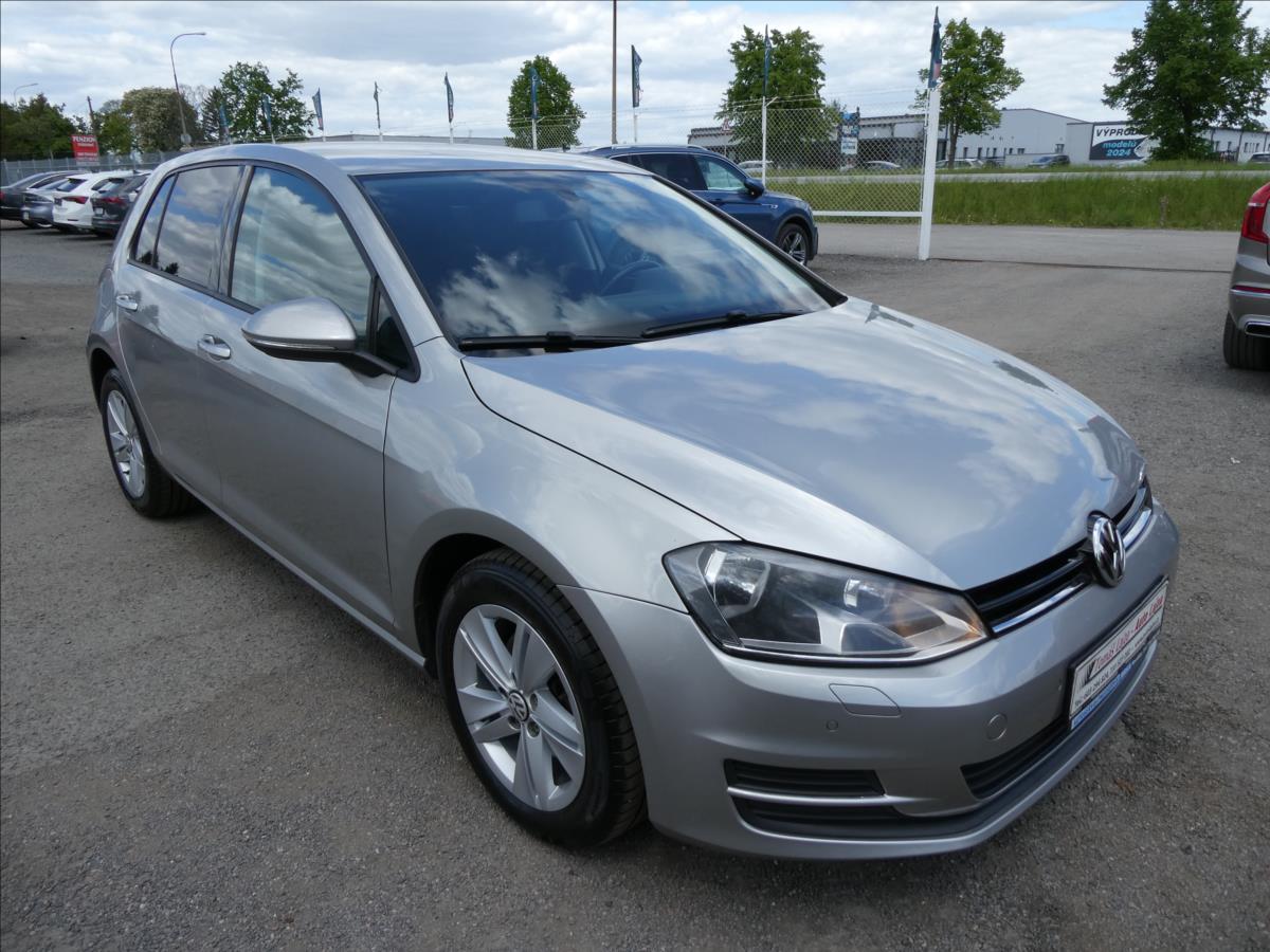 Volkswagen Golf 1,2 TSi 63kW serviska, zvs