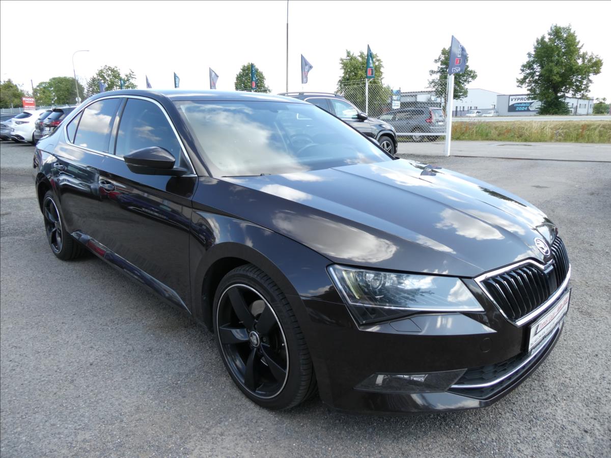 koda Superb 2,0 TDi 110kW DSG, 2x kola, R