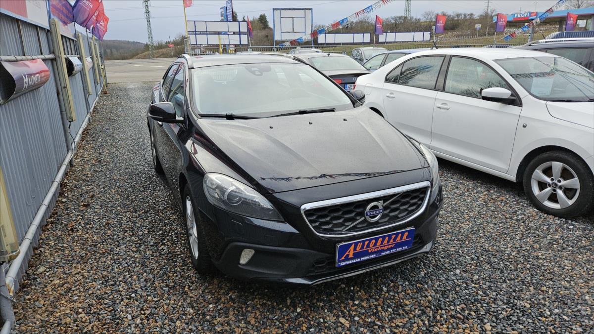 Volvo V40 2,0 D3  150 Summ  CROSS COUNTRY