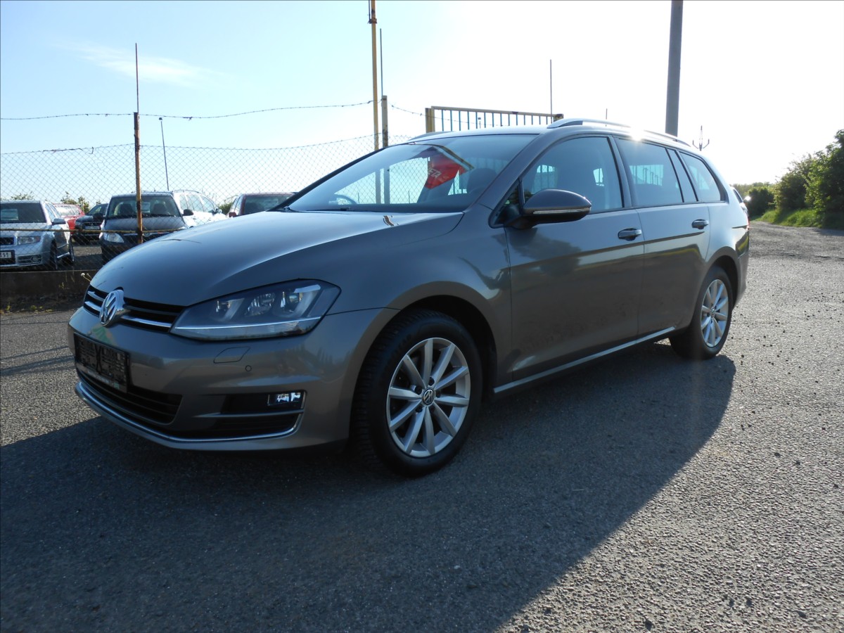 Volkswagen Golf 2,0 110 kW LOUNGE LED Serviska