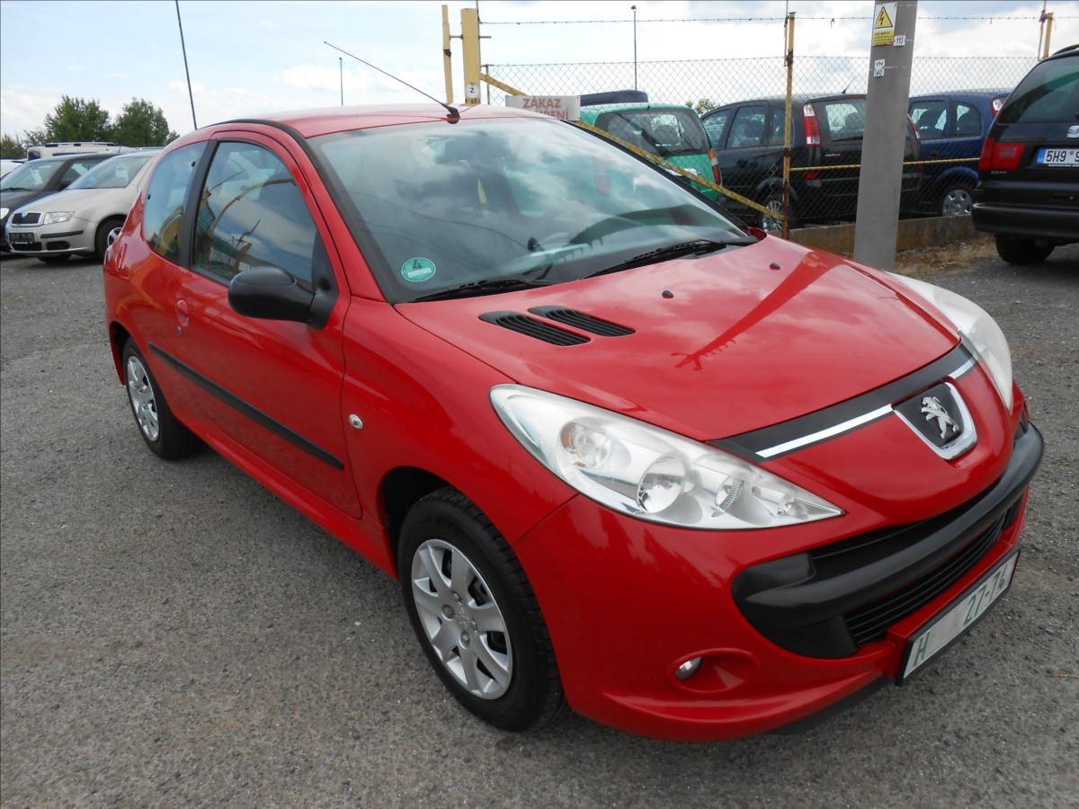 Peugeot 206 1,1 i 44 kW PLUS Serviska