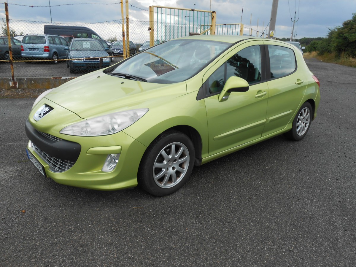Peugeot 308 1,4 70 kW  CZ  Serviska KLIMA
