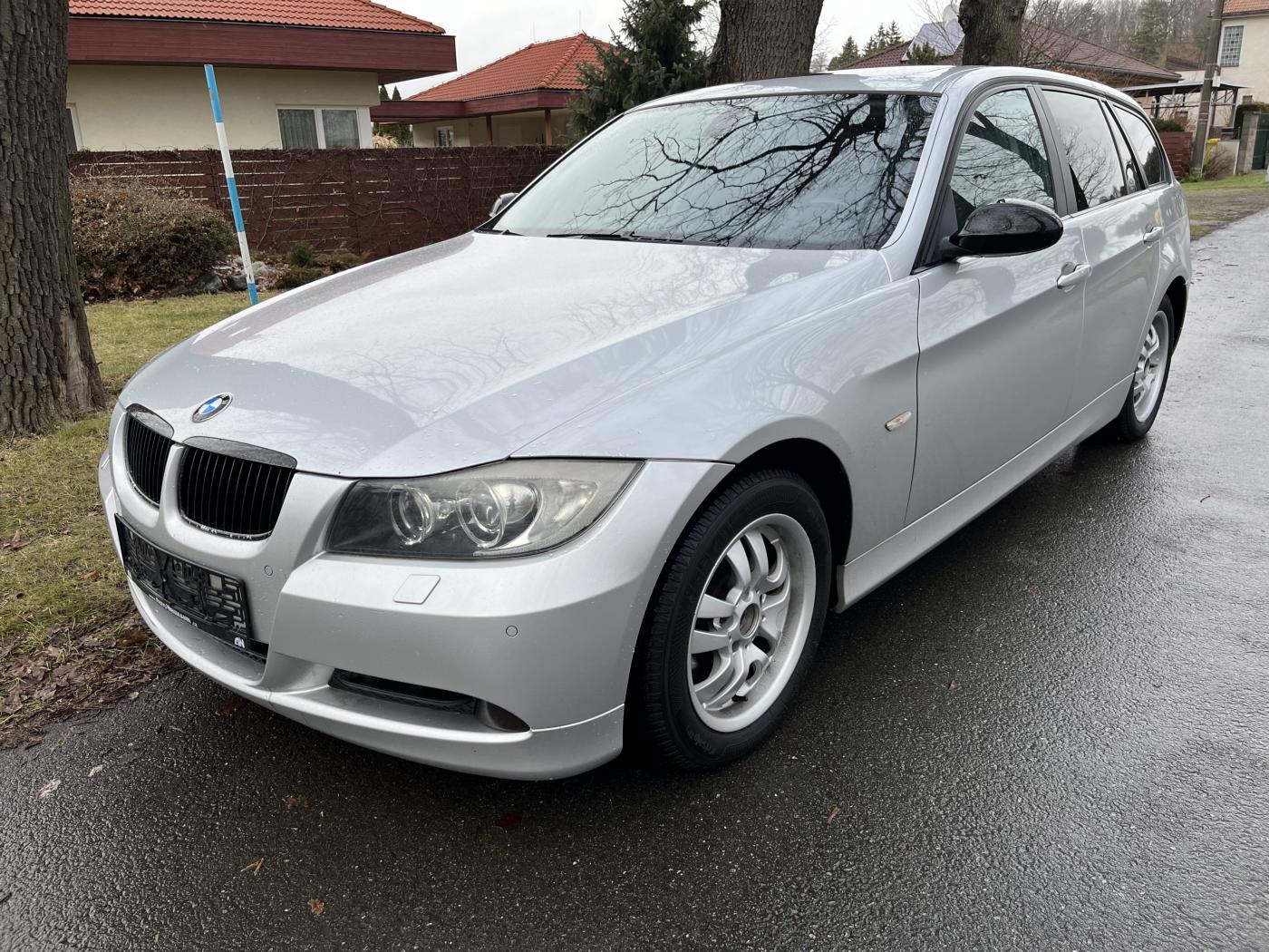 BMW ada 3 2,0 320d Touring 130kW,PANORAMA