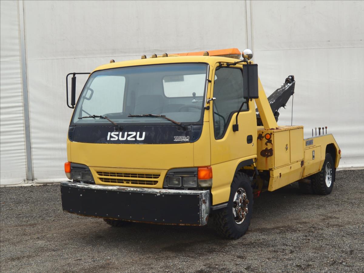   ISUZU NPR - TOW TRUCK