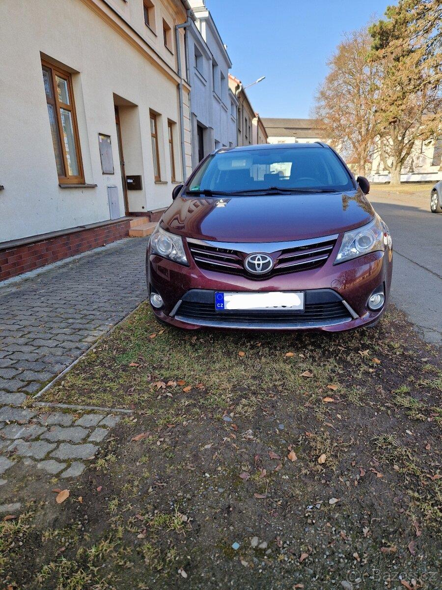 Toyota Avensis 1,8   3/2012, 108 kW, automa