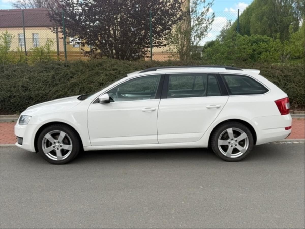 koda Octavia 2,0   TDI 110 kw, Webasto, tan