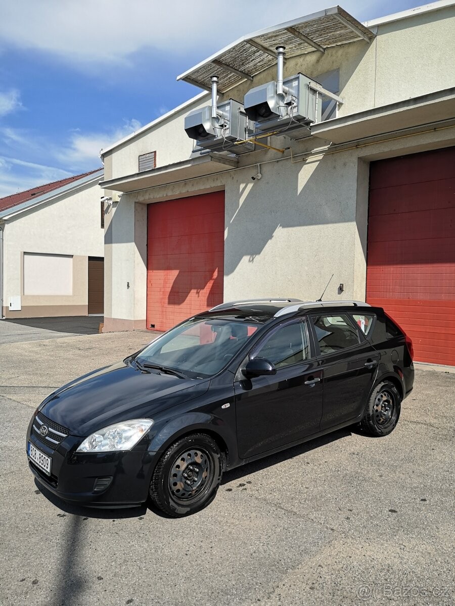 Kia Ceed 1,4   2008