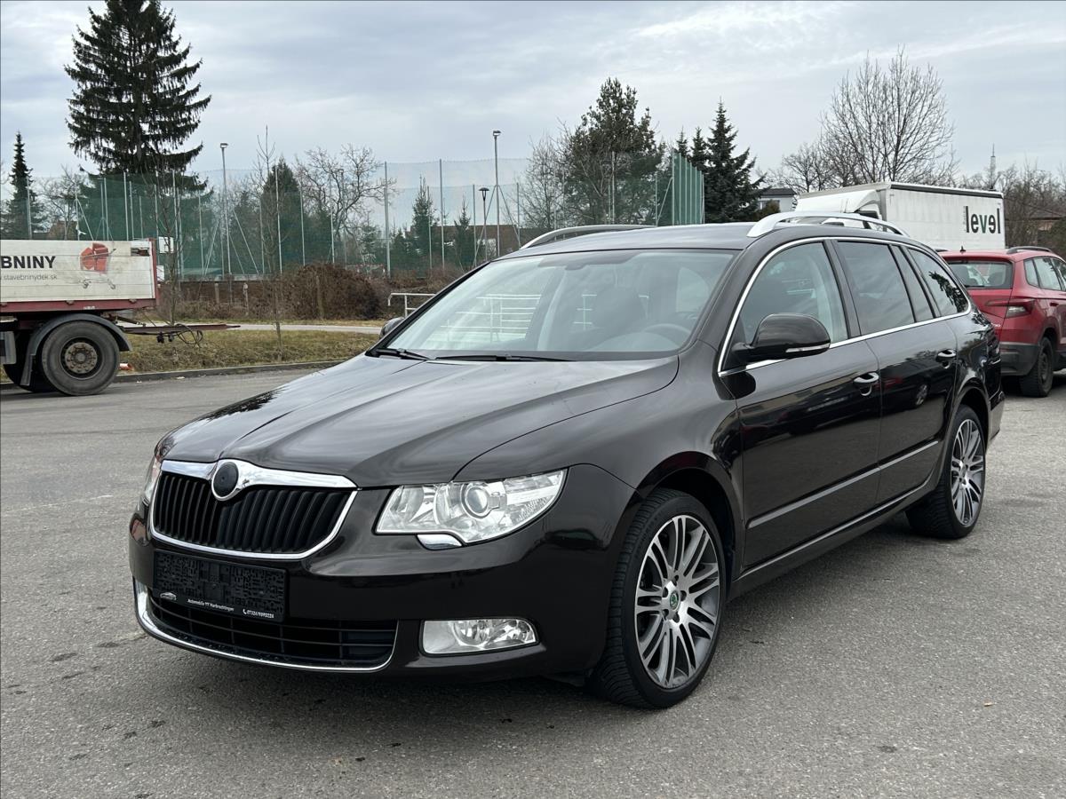 koda Superb 2,0 TDi 103kW,Xenon,Navi,Tan