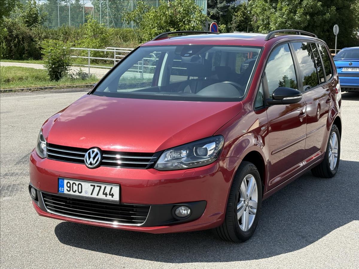 Volkswagen Touran 1,6 TDi 77kW,DSG,Nav,Xen,Panor