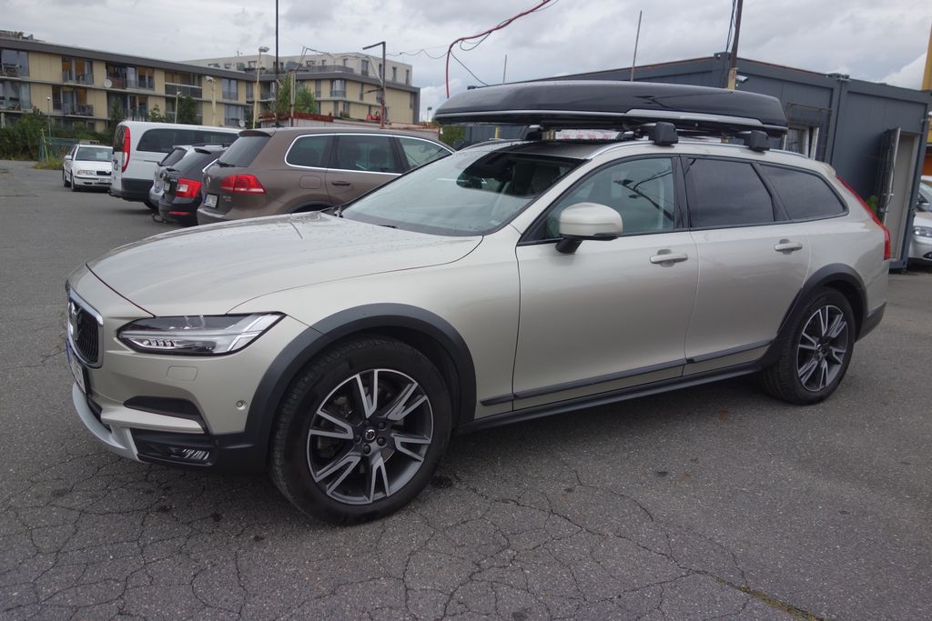 Volvo V90 2,0 T5 R ! 1.MAJ.! -21% DPH !