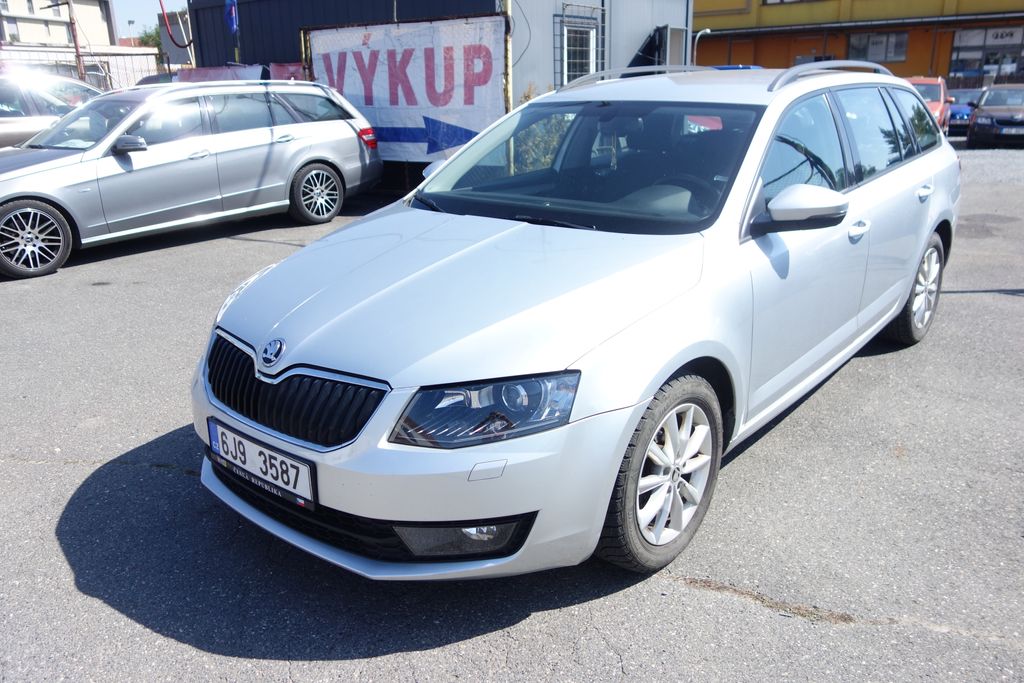koda Octavia 2.0 TDI 110kW DSG Servisovno!