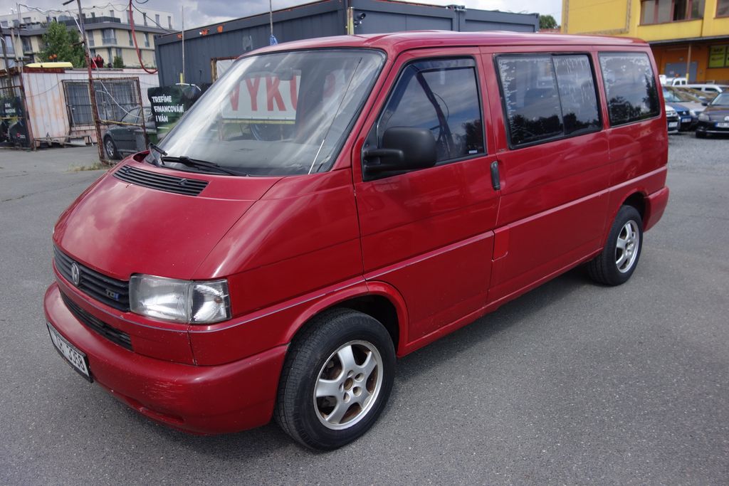 Volkswagen Transporter 1,9TDi 65kW 8 mst !!