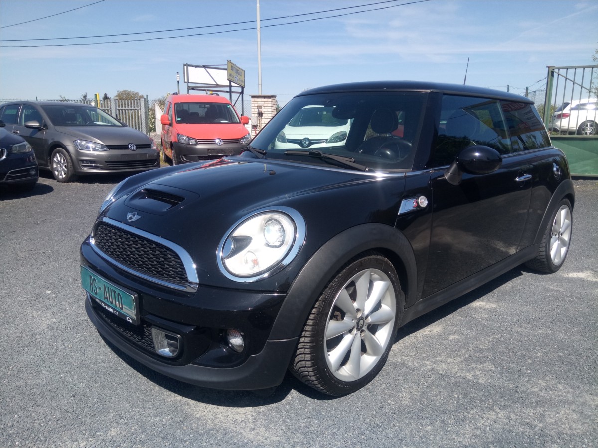 Mini Cooper S 1,6 135KW,KَE,NAVI,SERVISKA