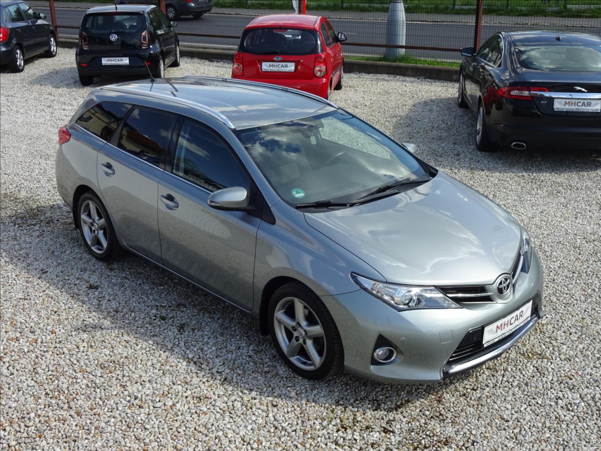 Toyota Auris 1,6i  Valvematic Automat