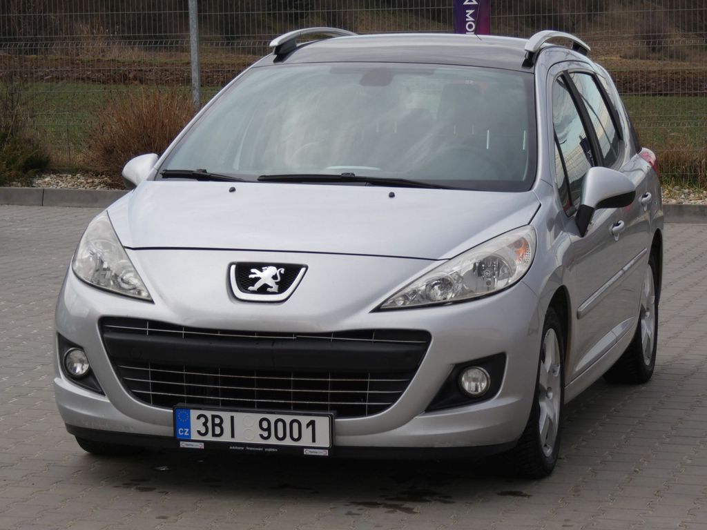 Peugeot 207 1.6 HDI SW panorama digi.klima