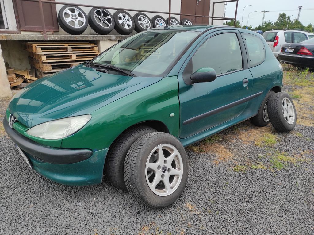Peugeot 206 1.1