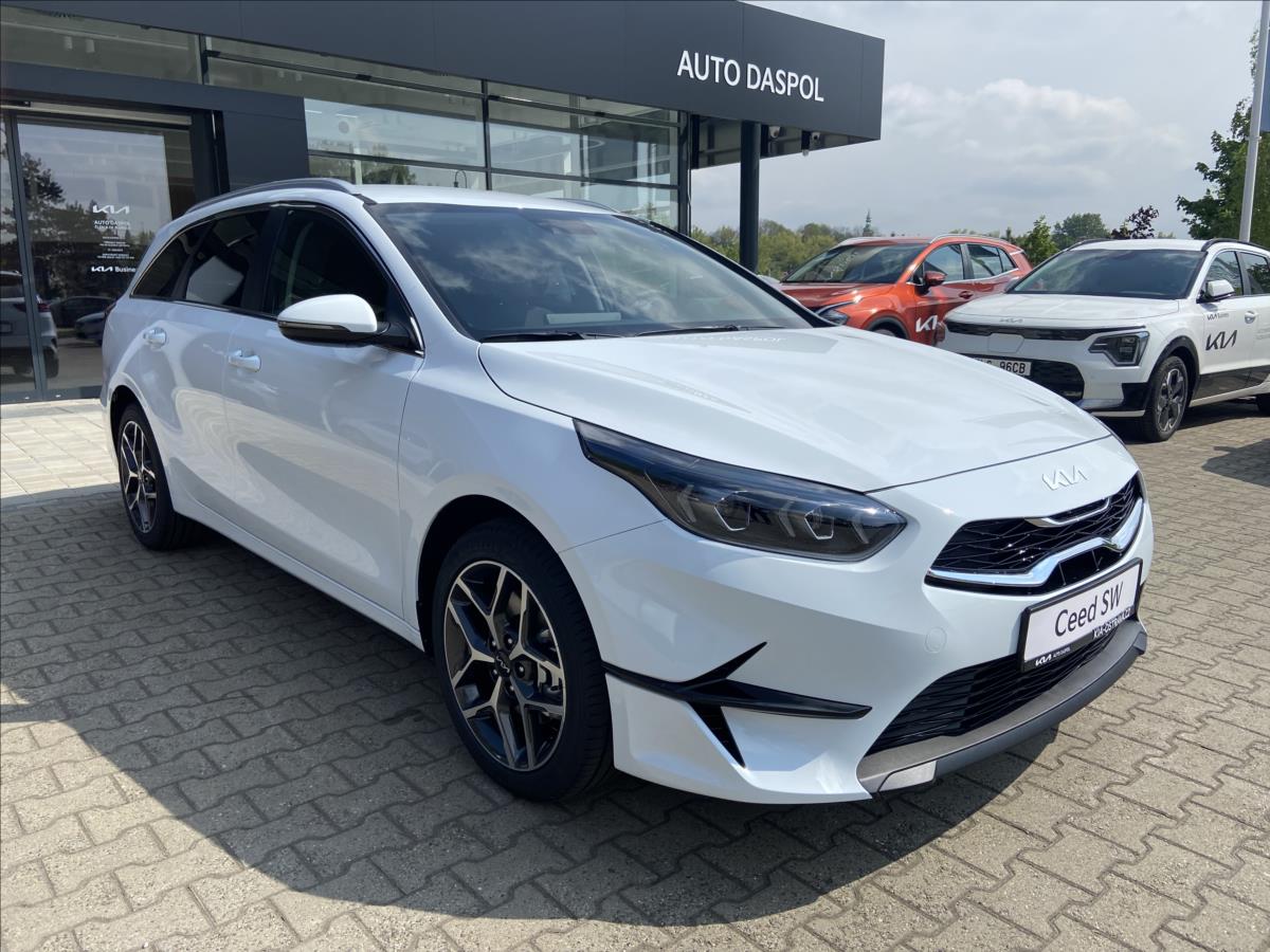 Kia Ceed 1,5 7DCT TOP  SW  Bussines +  vyh. sklo
