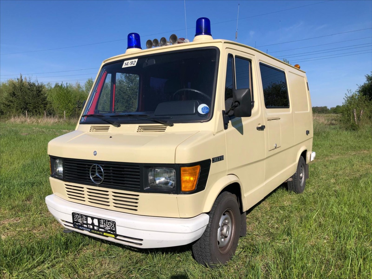 Mercedes-Benz Ostatní 307D