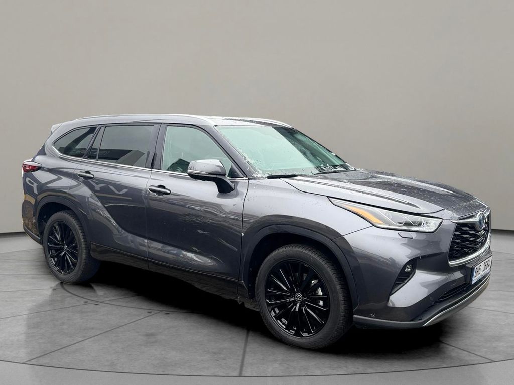 Toyota Highlander Highlander Executive + Skyview