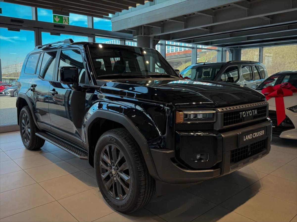 Toyota Land Cruiser 2,8   Executive AT