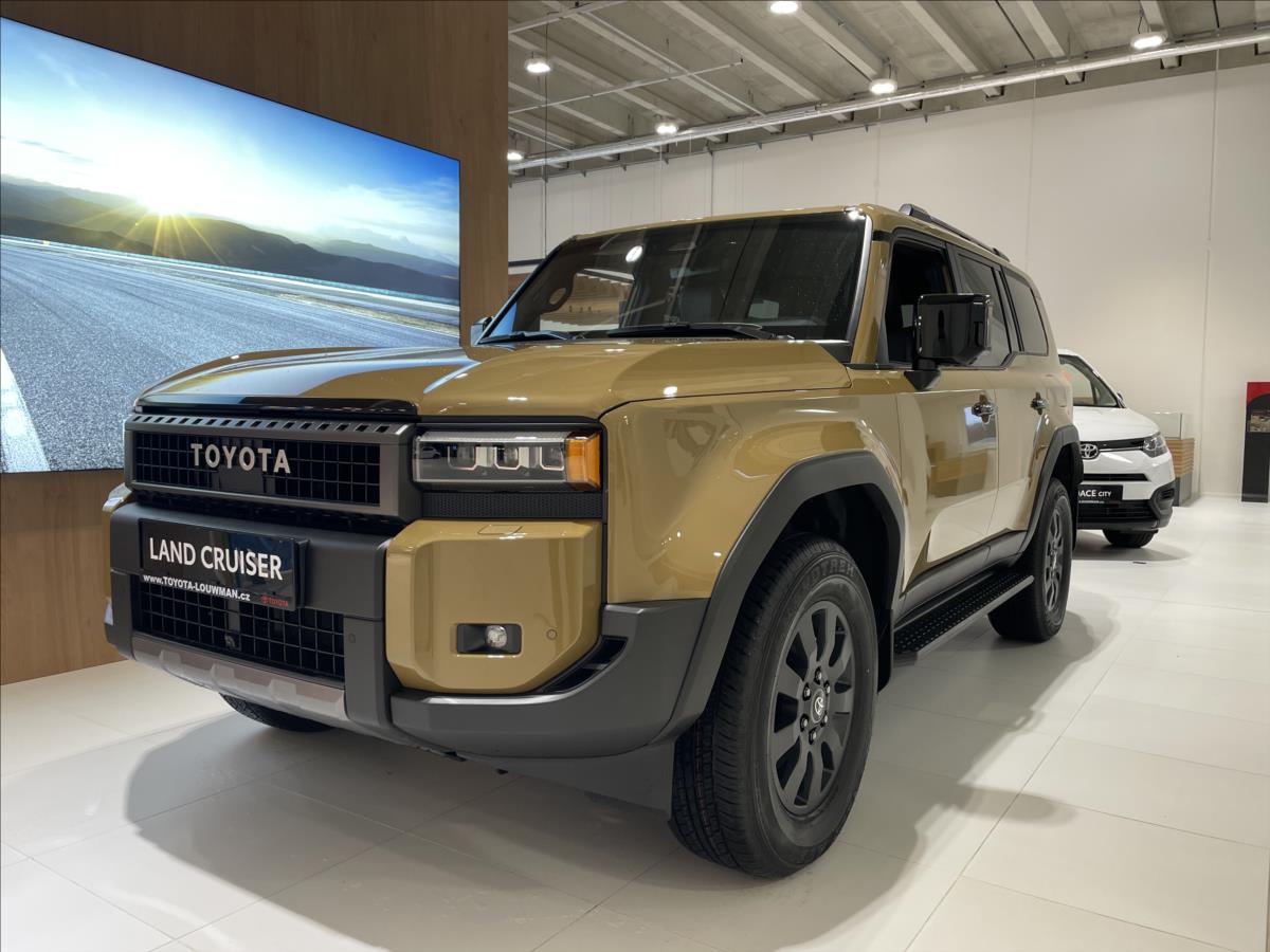 Toyota Land Cruiser 2,8   Invincible AT