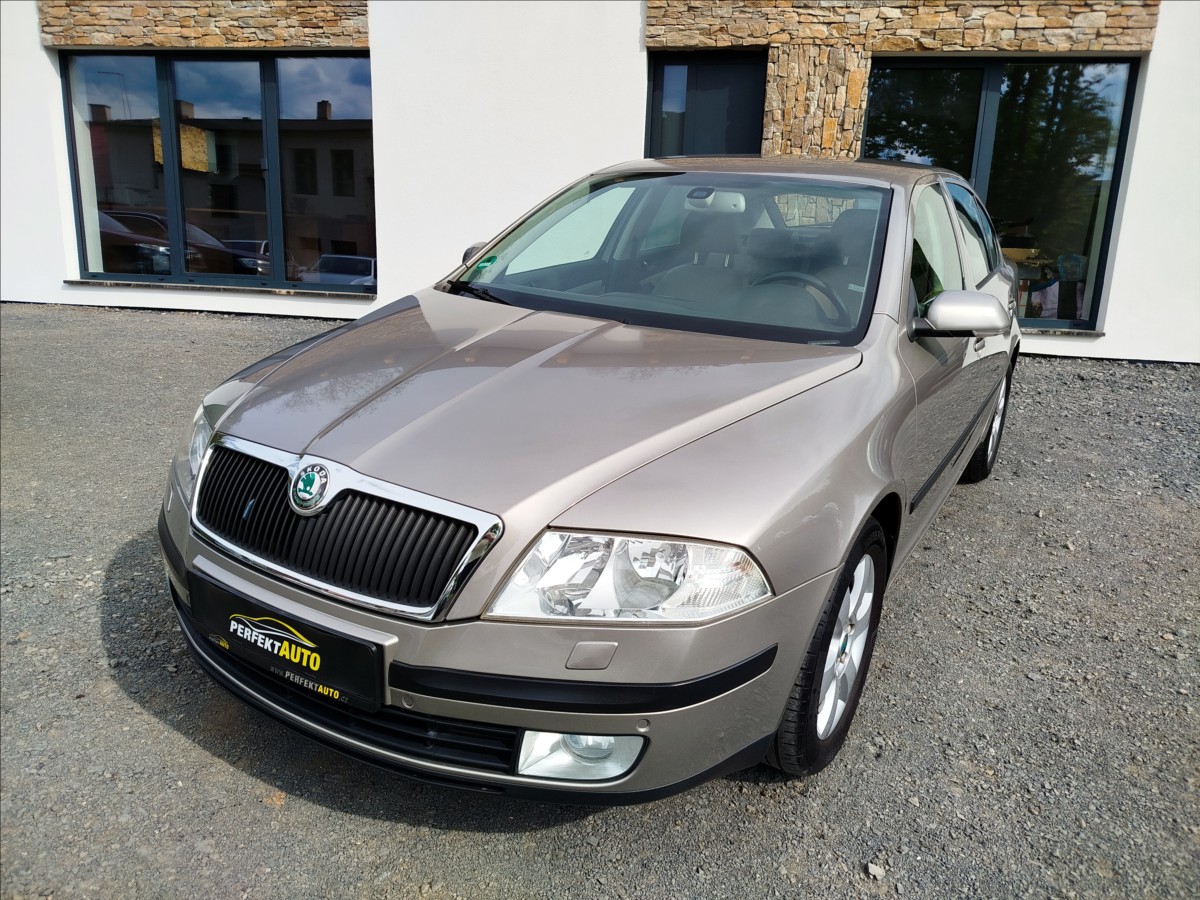 koda Octavia 1,6 i, AMBIENTE / TZ / ALu
