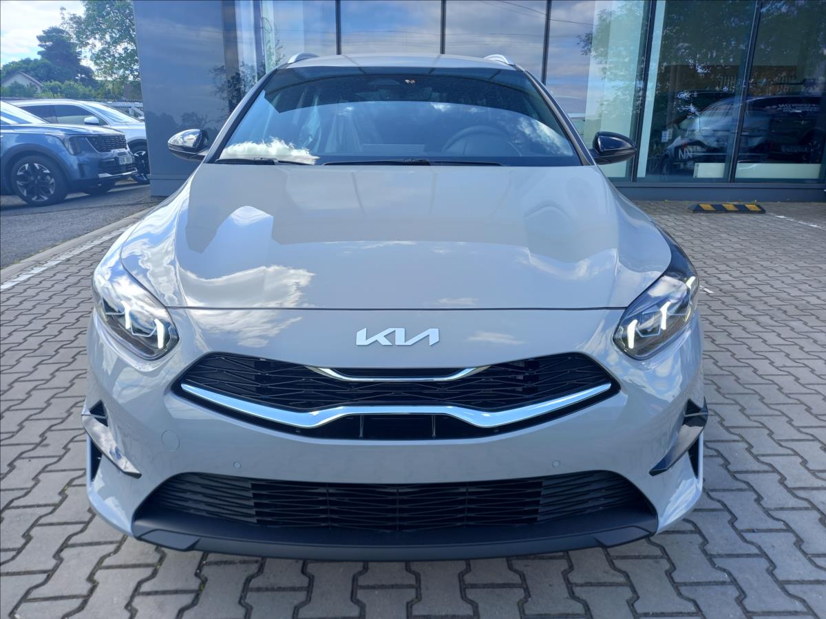 Kia Ceed 1,5 T-GDi EDICE 30