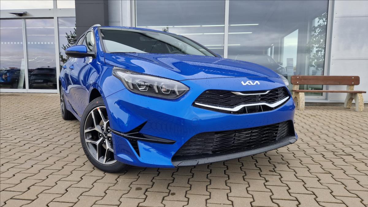 Kia Ceed 1,5 T-GDi SW TOP + BUS