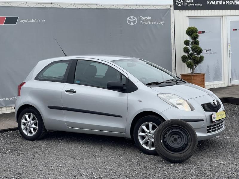Toyota Yaris 1.0i, R, TerraCool, 2x kola