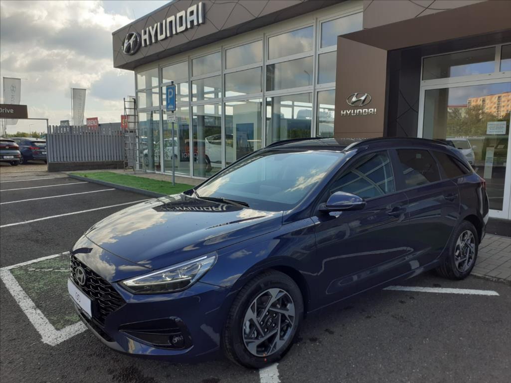 Hyundai i30 1,5 i 6MT  KOMBI SMART