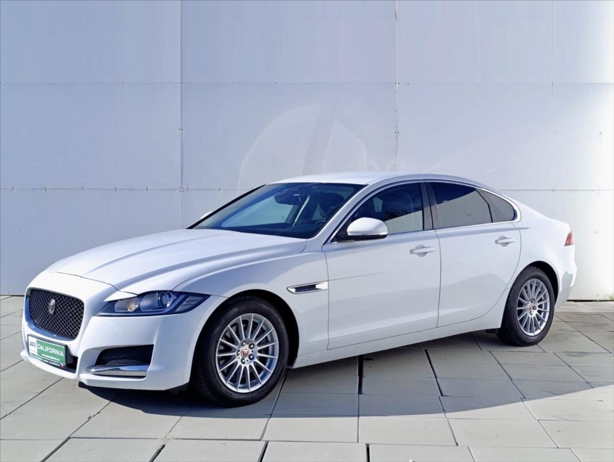 Jaguar XF 2,0 d AUTOMAT,KAMERA,ZRUKA