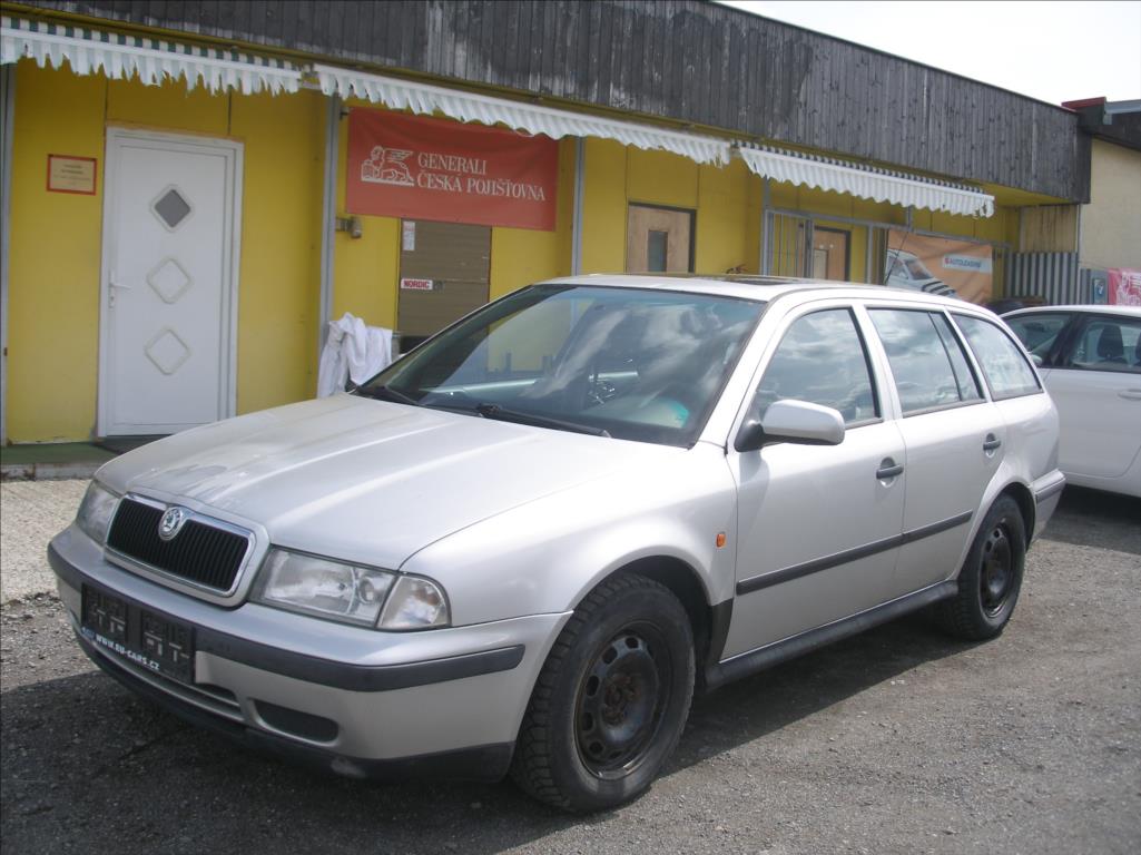 Škoda Octavia 2,0 i, KLIMA,VÝHŘEV SEDADEL